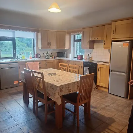 Charming 3br Country Near Swinford Holiday home Cloonlara